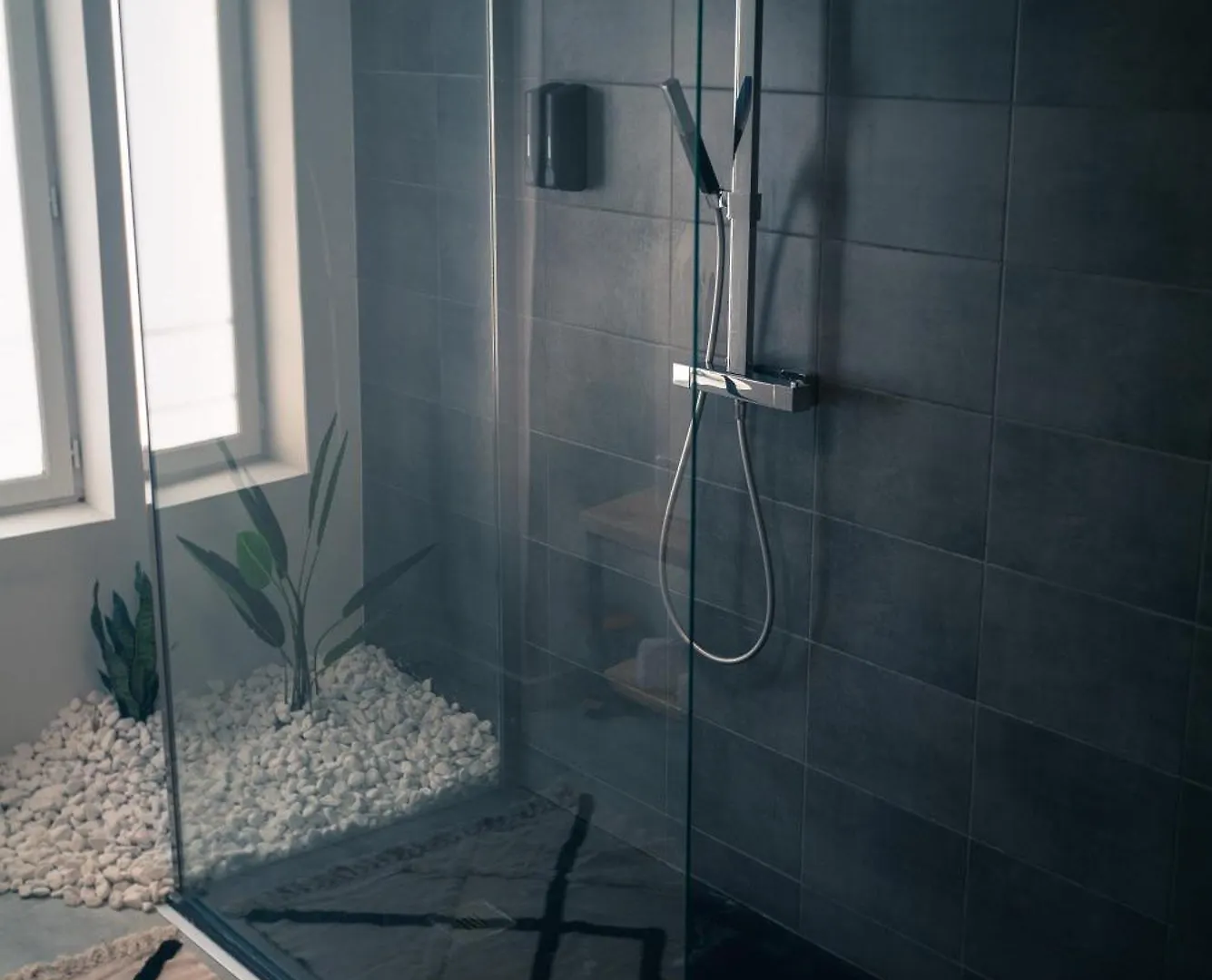 50 Nuances D'Amour - Jacuzzi / Massage / Cinema Moirans