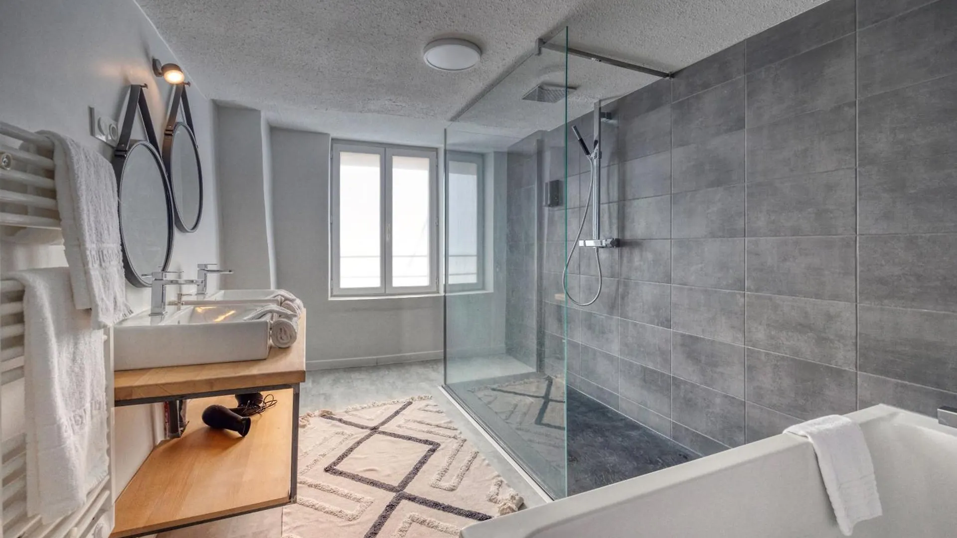 Villa 50 Nuances D'Amour - Jacuzzi / Massage / Cinema Moirans